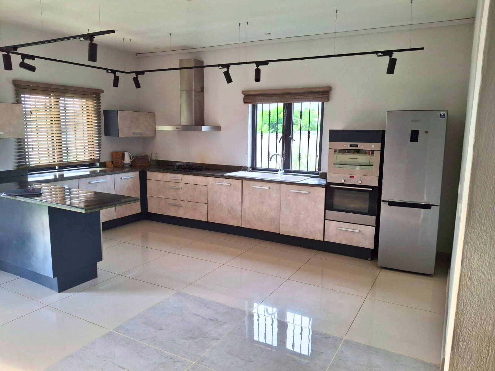 Image_, Maison, Rose- Hill, ref :2504018AJ